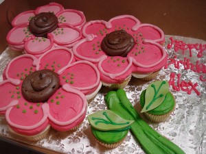 Great idea for parties. Put cupcakes together, frost them together so you can not see that they are cupcakes from the top. At the party, pull each cupcake apart.